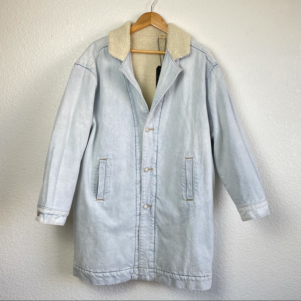 NWT Levi’s Reversible Faux Sherpa Coat SZ M - Picture 1 of 12